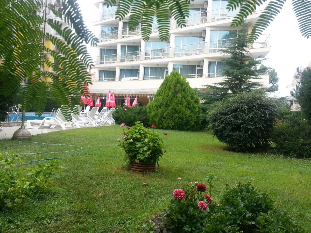 Deva Hotel Pantai Sunny Bagian luar foto