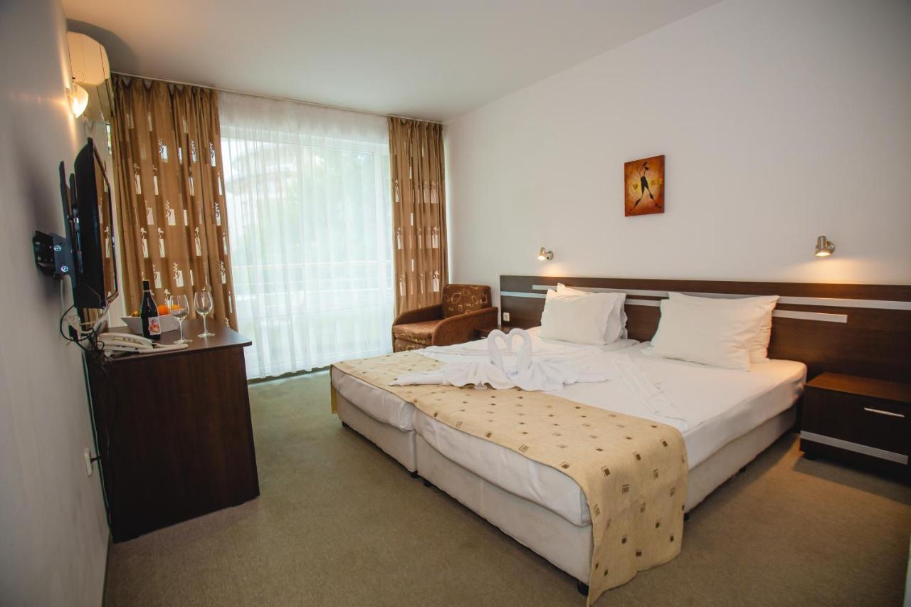 Deva Hotel Pantai Sunny Bagian luar foto