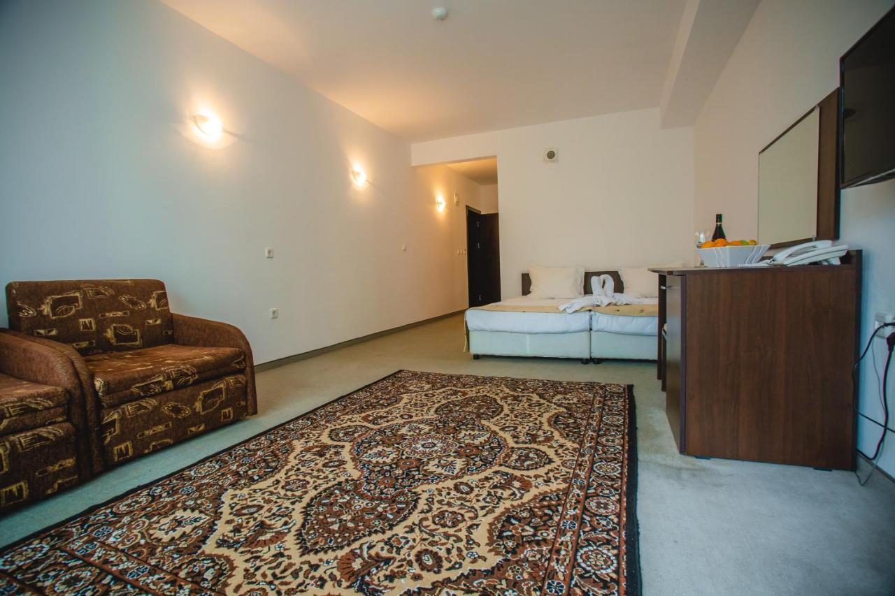 Deva Hotel Pantai Sunny Bagian luar foto