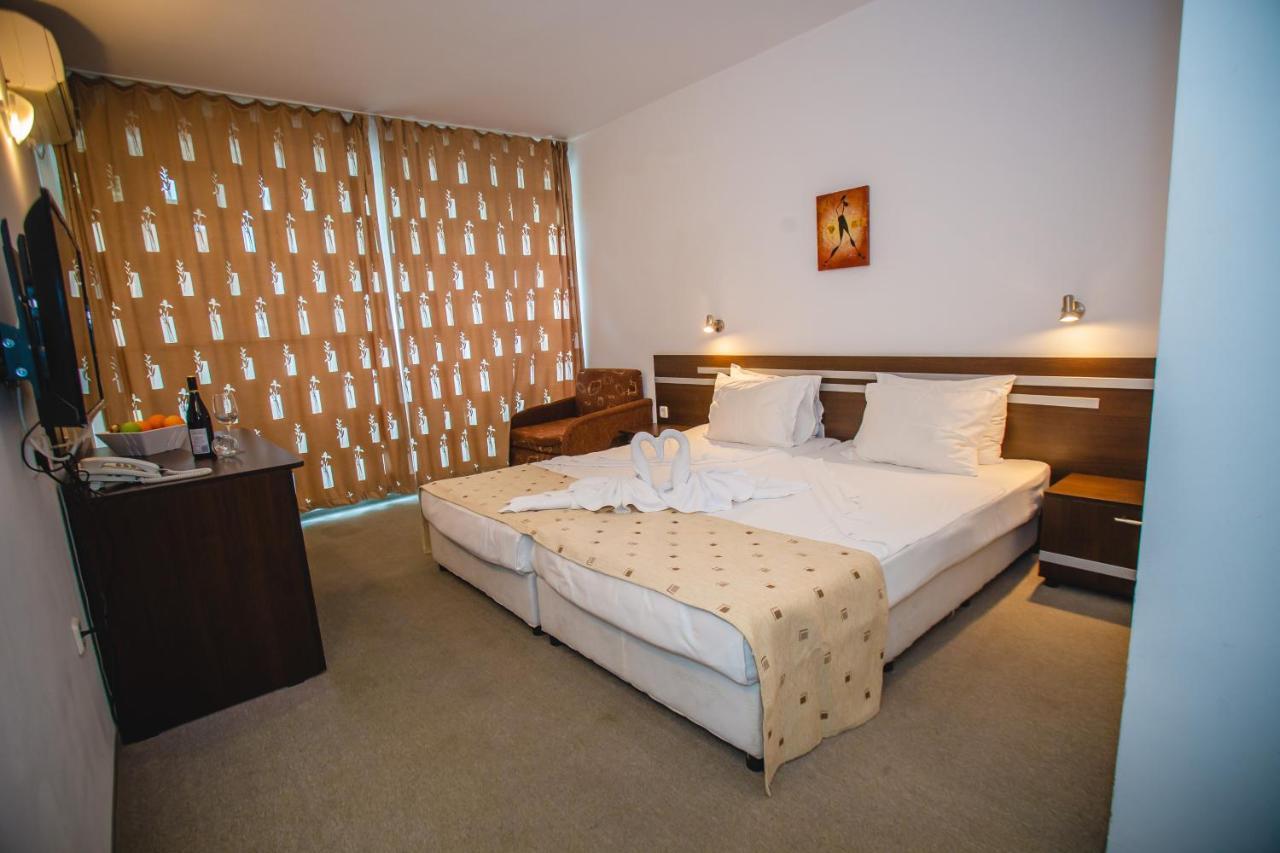 Deva Hotel Pantai Sunny Bagian luar foto
