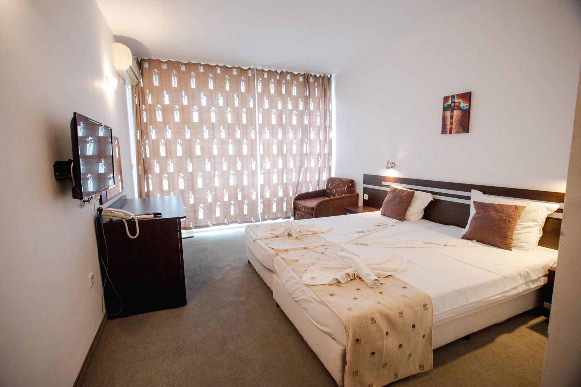 Deva Hotel Pantai Sunny Bagian luar foto