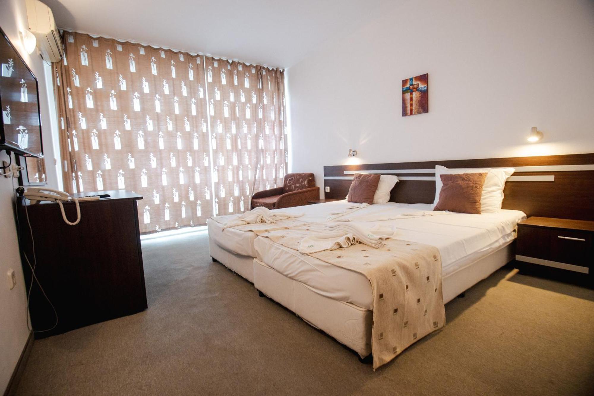 Deva Hotel Pantai Sunny Bagian luar foto
