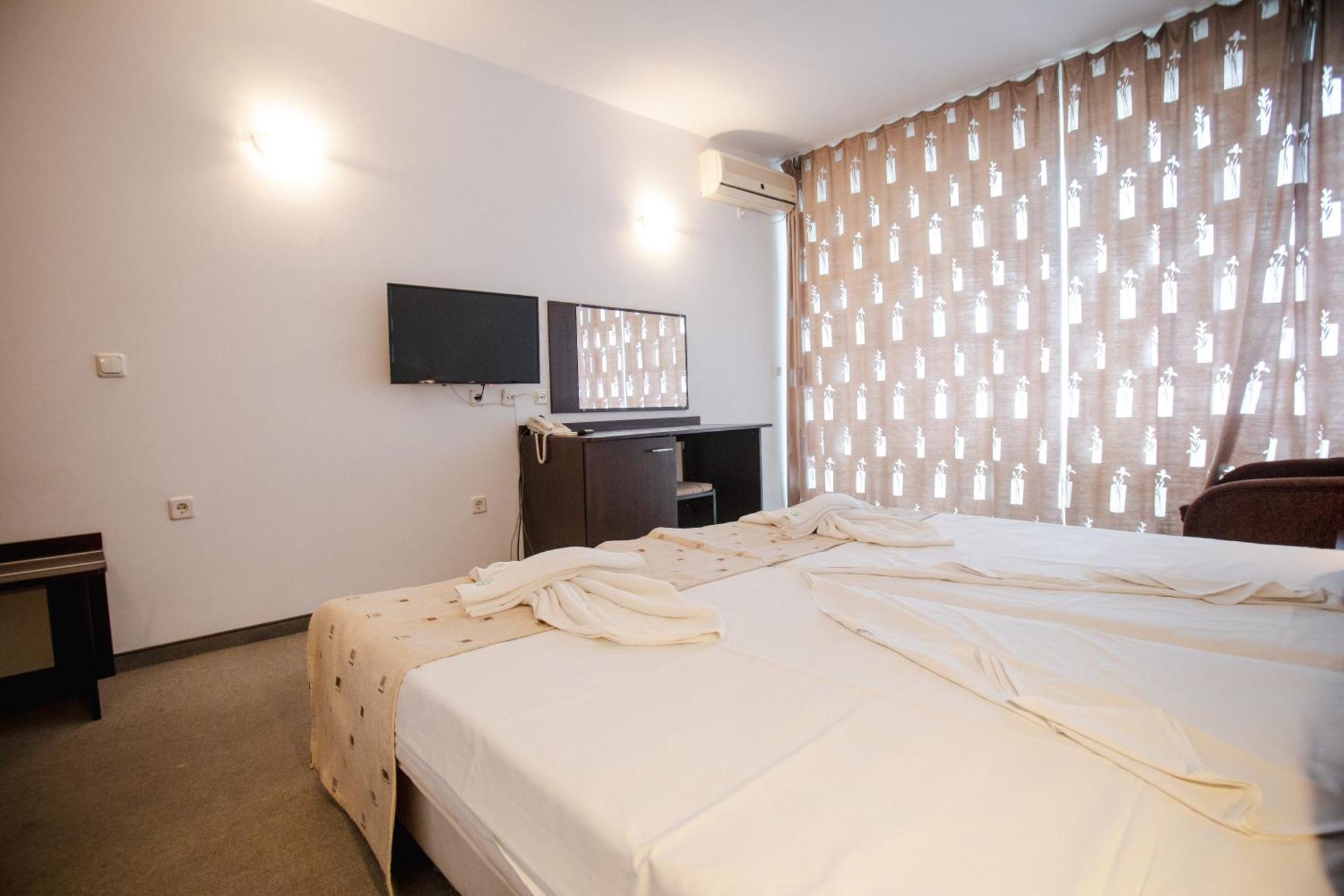 Deva Hotel Pantai Sunny Bagian luar foto